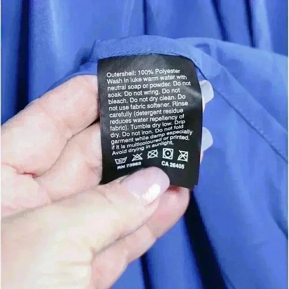 Men's Helly Hansen Size M Packable reflective pockets jacket - Picture 12 of 13